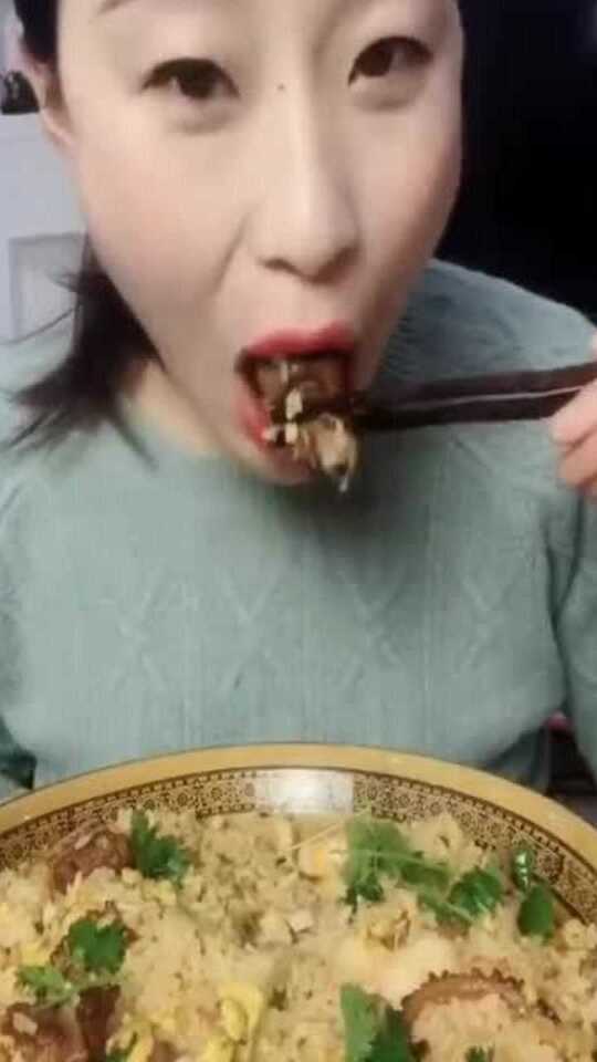 雷姐引领美食风潮，最新美食尝鲜指南